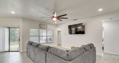 3 Mi to Seaworld! Cozy Family Home w/ Patio