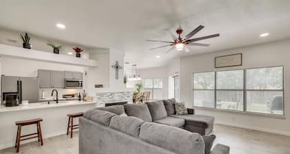 3 Mi to Seaworld! Cozy Family Home w/ Patio
