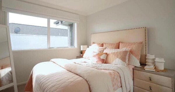 Stylish Tawa Retreat - Wellington, New Zealand