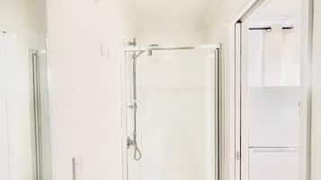 Apartment, 1 Bedroom | Bathroom