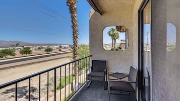 Apartment (2 Bedrooms) | Front of property