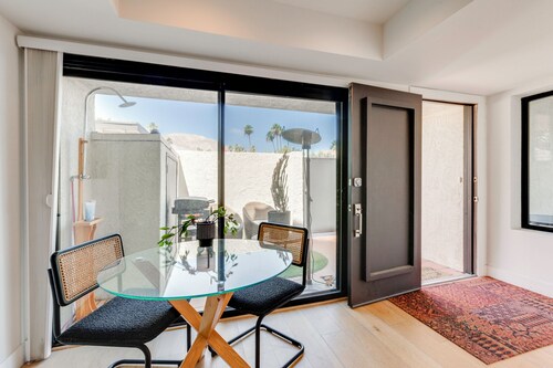 Unwind Poolside, Walk to El Paseo: Desert Oasis!