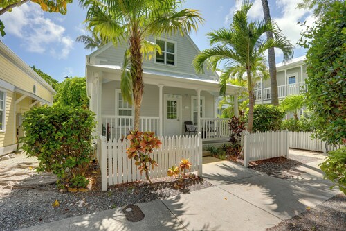 Walkable Cottage w/ Pool Access in Key West!