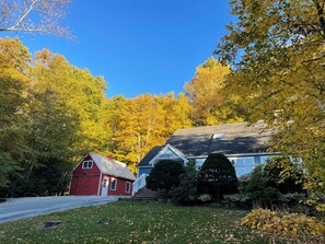 Exterior - Green Mountain Sanctuary · An Artful Vermont Home (Manchester)