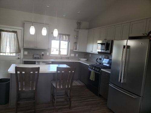 6 miles from Sturgis
Peaceful newer home sleeps 10 and double car garage parking