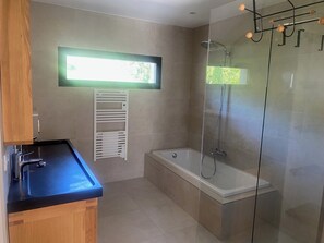 Bathroom - Vrbo Property (Mouans-Sartoux)