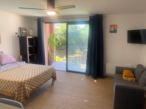 Room - Vrbo Property (Mouans-Sartoux)