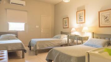 Triple Room, 3 Twin Beds | Iron/ironing board, free WiFi