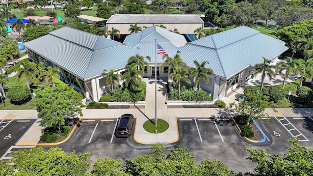 Exterior - Coastal Modern Home | Walk To Beach, Food & Shopping (Marco Island)