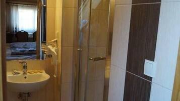 Chambre Quadruple Familiale | Salle de bain