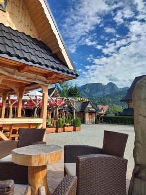 Outdoor dining - Willa Tatrzański Zomecek (Kościelisko)