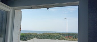 Seaside studio near the beach on the wild coast