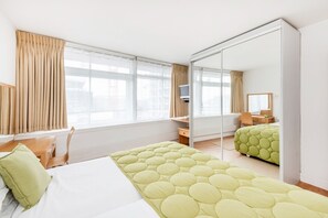 Ferros/tábuas de passar roupa, Wi-Fi, roupa de cama