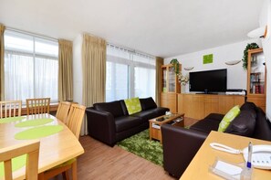 Living area - Central London duplex on St Giles High Street. (London)