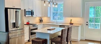 New construction 3 bedroom home with central air in Ogunquit!