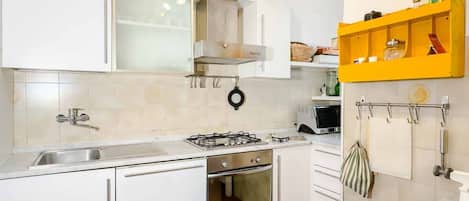 Fridge, microwave, dishwasher