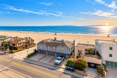 25% Off Oct 22-25, Steps To Sand, Roof-Top Deck!
