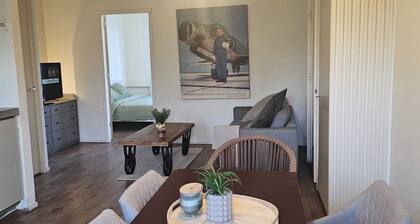 Stay at James! Nice apt to explore Amsterdam!