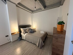 WiFi, bed sheets