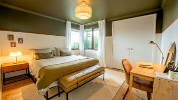 4 slaapkamers, een bureau, een strijkplank/strijkijzer, gratis wifi