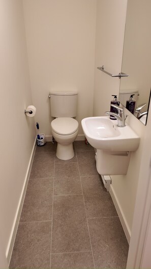 Handtücher, Seife, Toilettenpapier