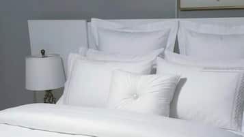 Standard-Apartment | Essbereich im Zimmer