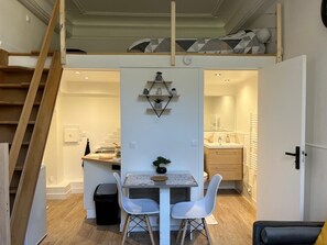Interior - Studio apartment (Rozay-en-Brie)