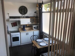 Private kitchen - Vrbo Property (Aurillac)