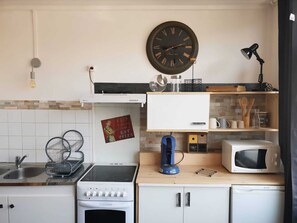 Private kitchen - Vrbo Property (Aurillac)