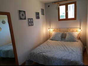 Room - Vrbo Property (Aurillac)