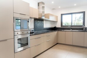 Private kitchen - Villa with all comforts, not overlooked (San-Gavino-di-Carbini)