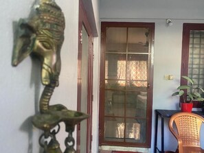 Basic Single Room, Patio, Garden View | Interior - Homestay - Heaven Aumgarden (Thiruvananthapuram)