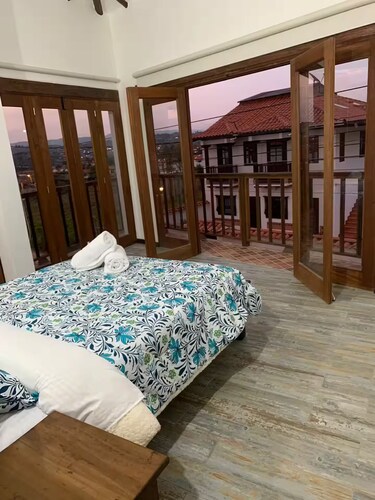 Stylish Colonial Home • 6-Min Walk to Main Square