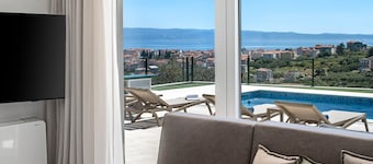 New! Seaview Villa Mare: Your Perfect Coastal Getaway