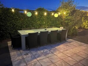Outdoor dining - Cozy group accommodation in the heart of Friesland (Tzummarum)