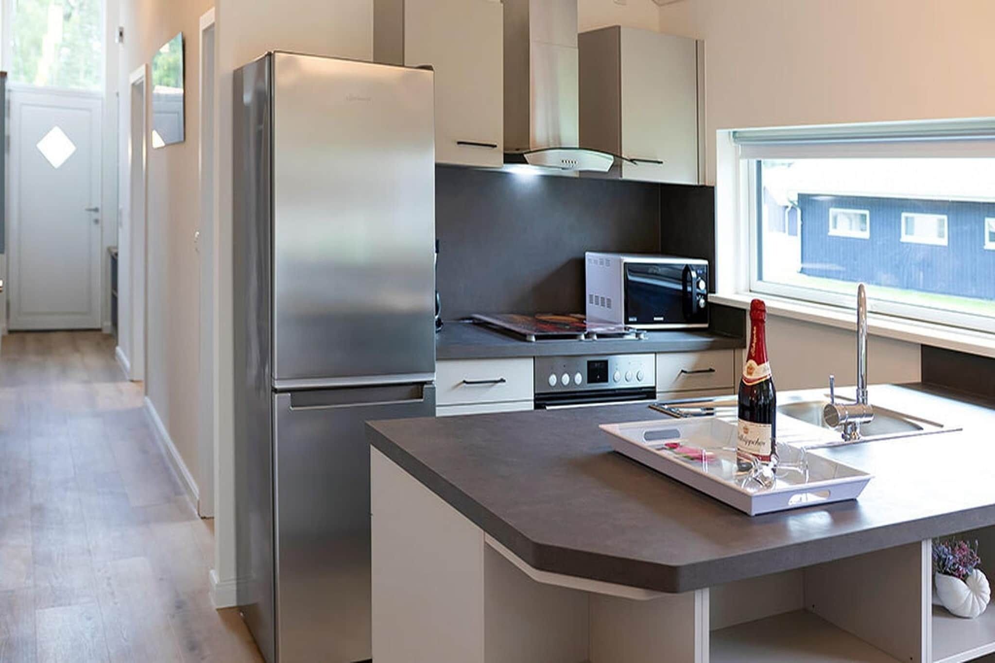 Coffee/tea maker, fridge, microwave, stovetop