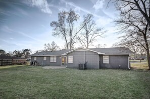 Exterior - 6BR Workforce Stay Near I-55 & I-220 (Jackson)