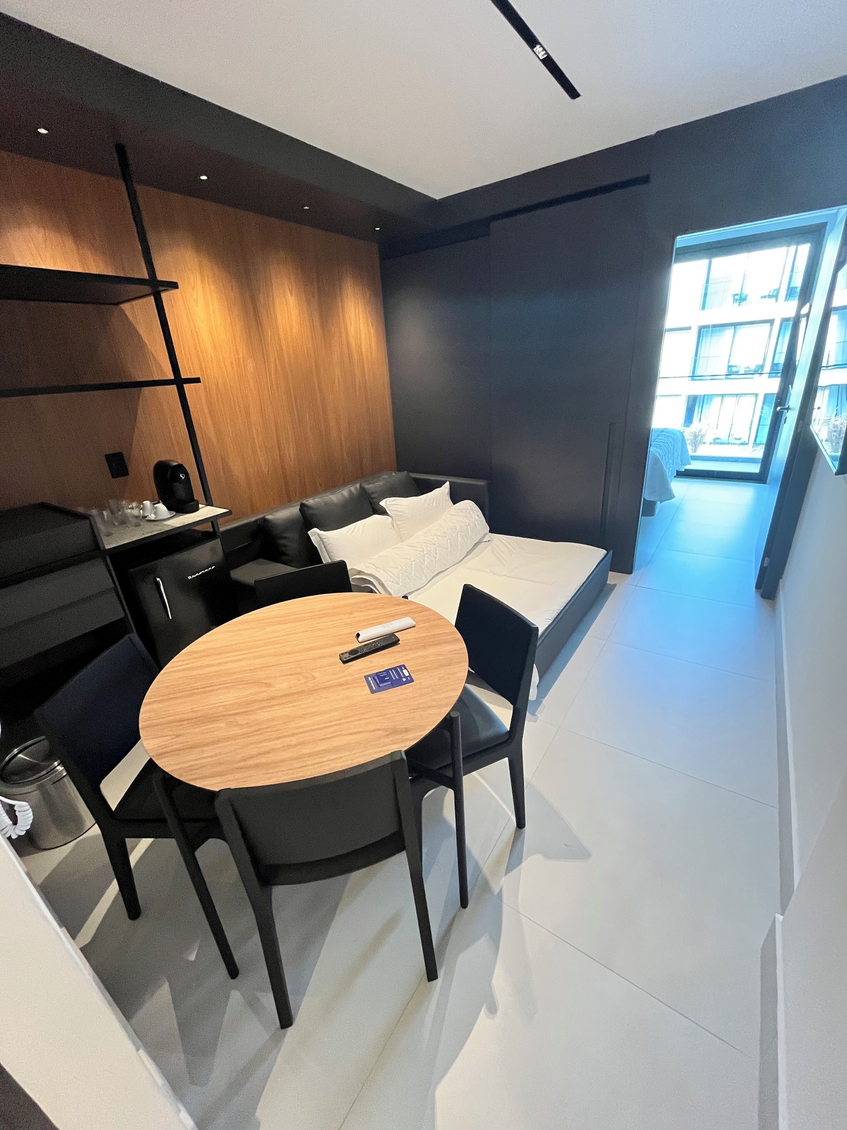 Apartamento, 1 quarto, serviço de arrumação, vista para a piscina | Parte interna