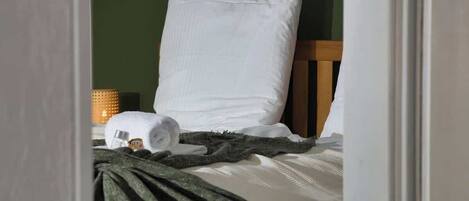 Ferros/tábuas de passar roupa, berço de viagem, Wi-Fi, roupa de cama