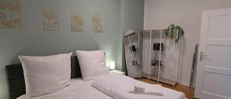 Iron/ironing board, travel crib, WiFi, bed sheets