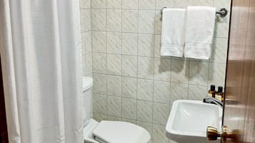 石鹸、トイレットペーパー
