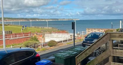 Pet Friendly - Family Friendly - Close To Beach