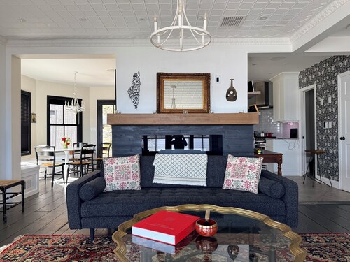 Wake-up to Hudson River Sunrises- Historic Riverfront Retreat.