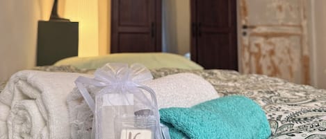 WiFi, bed sheets