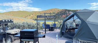 Unplug and unwind in our secluded off-grid glamping dome, nestled by a private lake.  Enjoy the peace and quiet with all the comforts of home