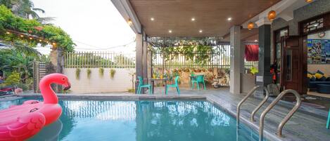 Outdoor pool, sun loungers
