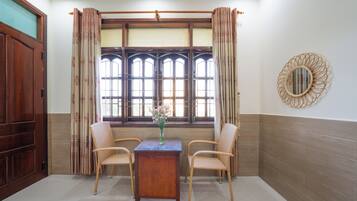 Standard Double Room, Garden View | Interior
