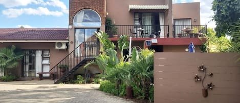Deluxe-Apartment, Balkon, Gartenblick | Aussenbereich