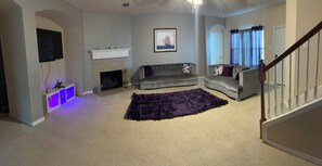 Living area - Trunks up! Spacious 3-bd house close enough for fun,far enough for peace & quiet (Lancaster)