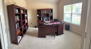 Interior - Trunks up! Spacious 3-bd house close enough for fun,far enough for peace & quiet (Lancaster)